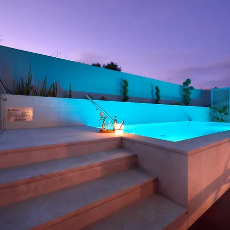 Deluxe With Private Heated Pool On Znjan - Urban Nook Спліт