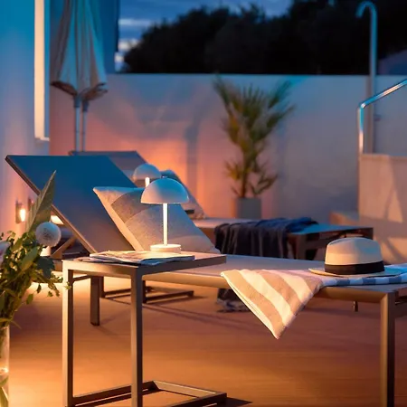 Апартаменти Deluxe With Private Heated Pool On Znjan - Urban Nook *