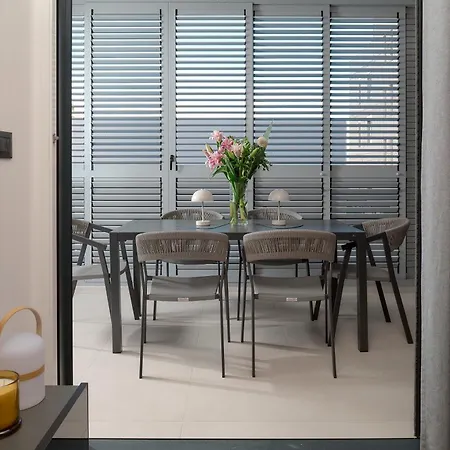 Апартаменти Deluxe With Private Heated Pool On Znjan - Urban Nook