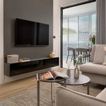 Appartement Deluxe With Private Heated Pool On Znjan - Urban Nook