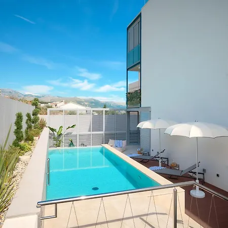 Appartamento Deluxe With Private Heated Pool On Znjan - Urban Nook Spalato