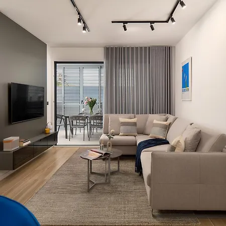 Deluxe With Private Heated Pool On Znjan - Urban Nook Апартаменти Спліт